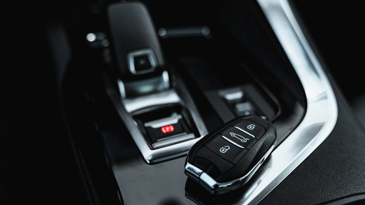 Dorabianie kluczy samochodowych z immobilizerem w Warszawie – co warto wiedzieć